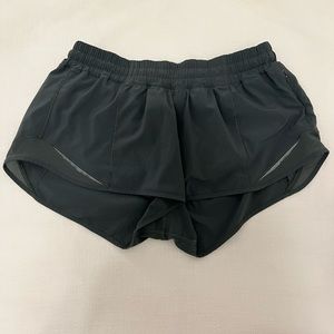 Lulu hotty hot short 2.5”